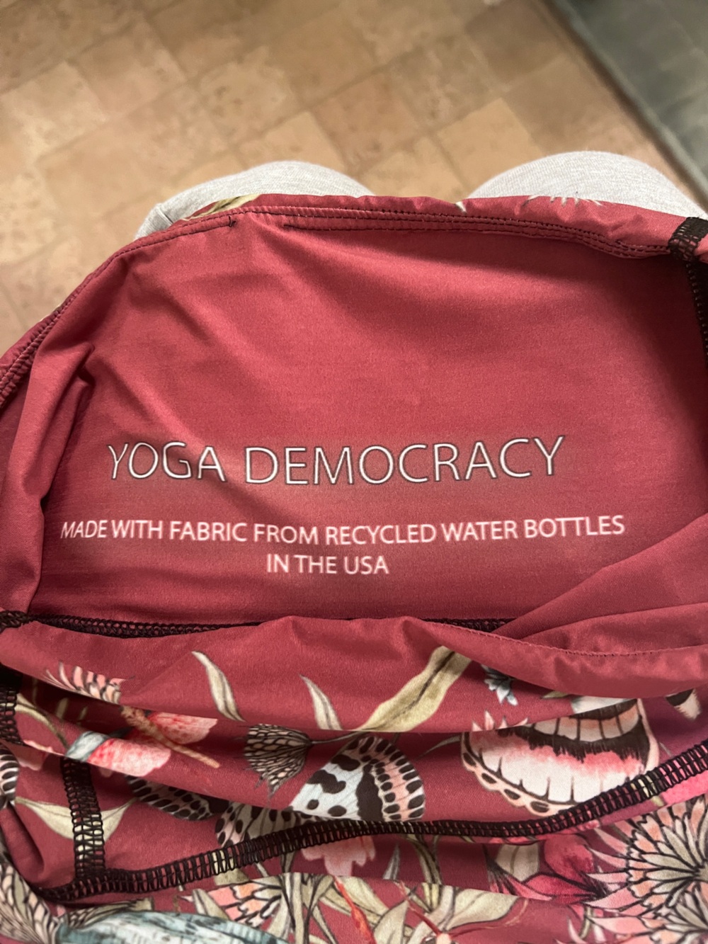 Yoga Democracy Pretty In Pink Full Length Leggings Size SMALL - Picture 11 of 12